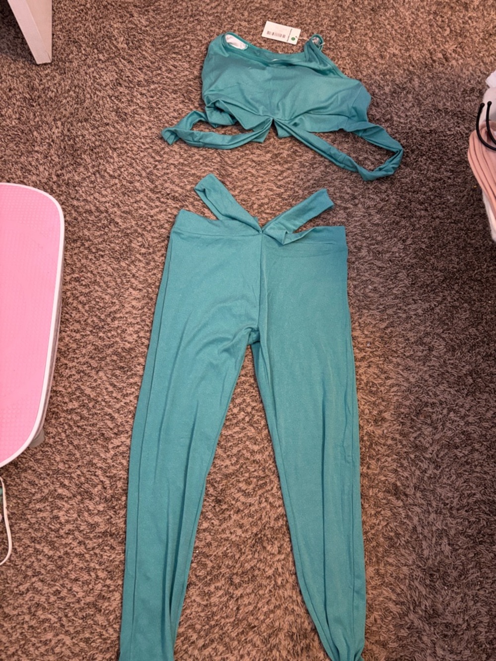 NWT CUTOUT WORKOUT SET